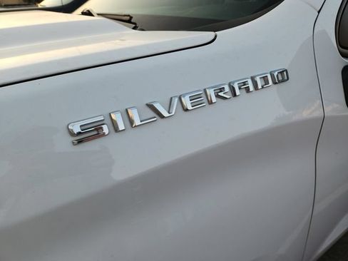 Used 2020 Chevrolet Silverado 1500 Custom w/ Custom Value Package AWD/4WD image 10