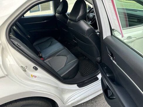 Used 2019 Toyota Camry SE w/ Convenience Package image 19