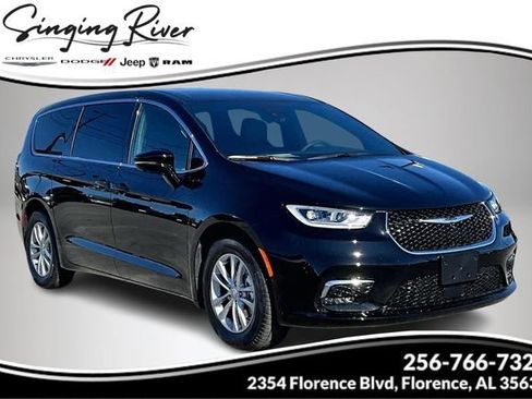 New 2026 Chrysler Pacifica Select image 1