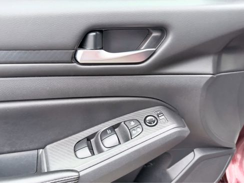 Used 2024 Nissan Altima 2.5 SV w/ SV Premium Package image 18