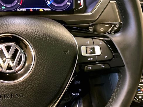 Used 2020 Volkswagen Tiguan SEL image 25