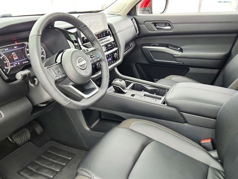 Used 2024 Nissan Pathfinder SL w/ SL Premium Package FWD image 25
