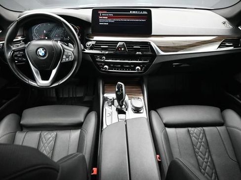 Used 2021 BMW 530i xDrive w/ Premium Package AWD/4WD image 12