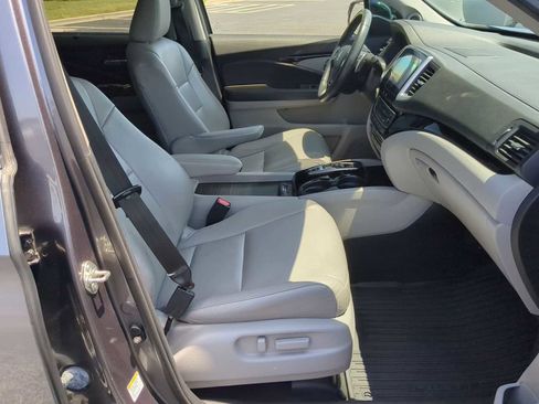 Used 2016 Honda Pilot Touring image 30
