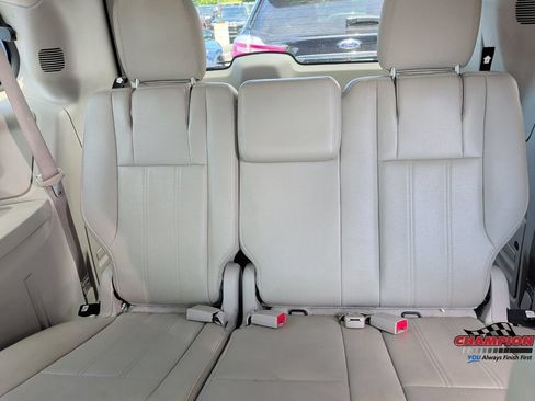 Used 2014 Chrysler Town & Country Touring-L w/ Driver Convenience Group FWD image 27