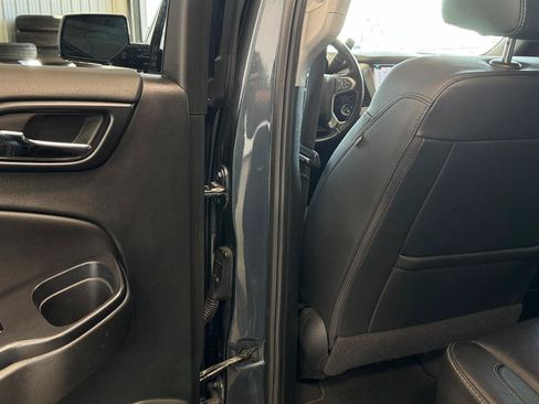 Used 2020 Chevrolet Suburban Premier AWD/4WD image 26