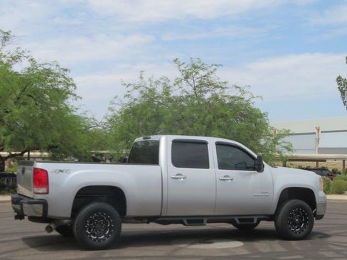 Used 2010 GMC Sierra 2500 SLT w/ SLT Convenience Package AWD/4WD image 6