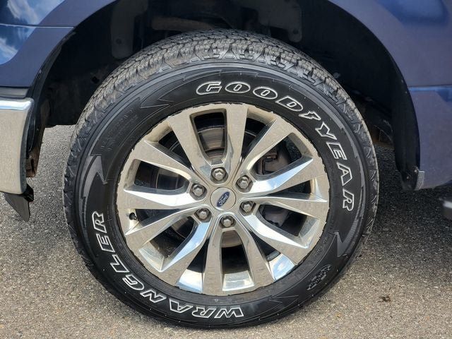 Used 2015 Ford F150 XLT w/ Equipment Group 302A Luxury AWD/4WD image 32