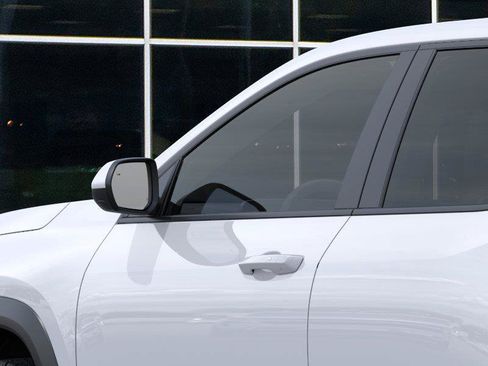 New 2027 Chevrolet Equinox LT w/ Convenience Package II FWD image 12