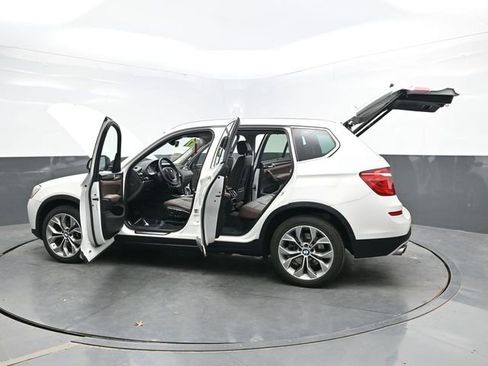 Used 2017 BMW X3 xDrive28i image 39