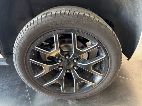 Used 2015 Chevrolet Tahoe LTZ RWD image 10
