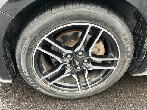 Used 2018 Ford Mustang Premium image 14