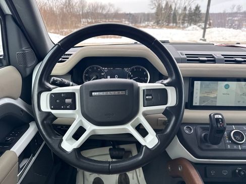Used 2023 Land Rover Defender 110 SE image 21