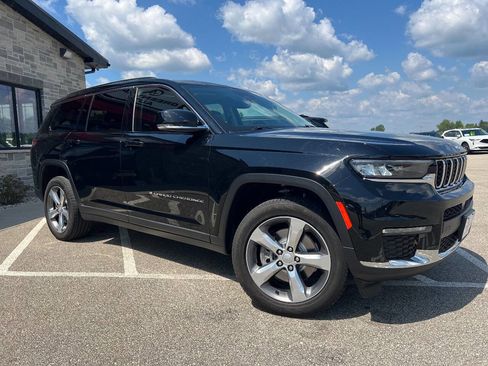 Used 2022 Jeep Grand Cherokee L Limited image 3