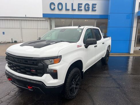 New 2026 Chevrolet Silverado 1500 Custom Trail Boss AWD/4WD image 1