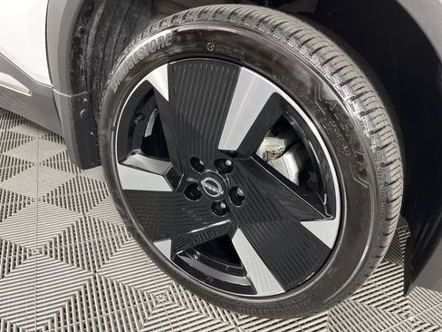 Certified 2025 Nissan Kicks SR FWD image 13