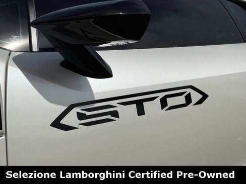 Used 2023 Lamborghini Huracan STO image 15