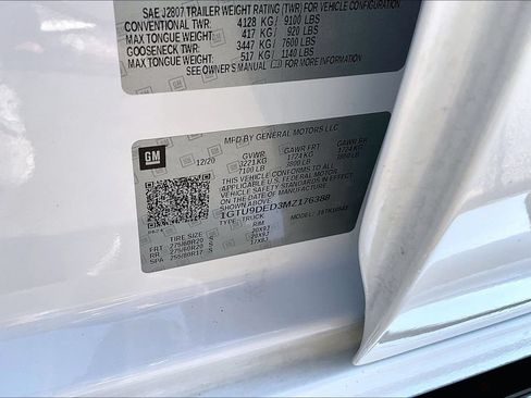 Used 2021 GMC Sierra 1500 SLT w/ SLT Convenience Package AWD/4WD image 18