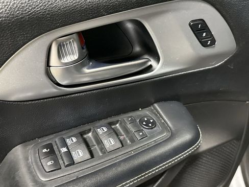 Used 2020 Chrysler Pacifica Touring-L Plus w/ Advanced Safetytec Group image 21