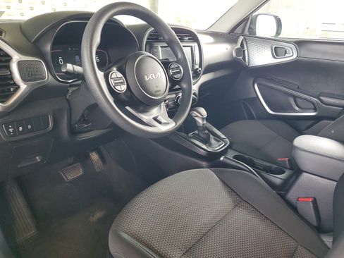 Used 2024 Kia Soul LX w/ Option Group 015 FWD image 16