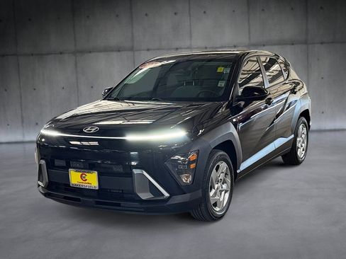 Used 2025 Hyundai Kona SE FWD image 1