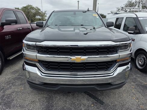 Used 2017 Chevrolet Silverado 1500 LT w/ High Desert Package image 2