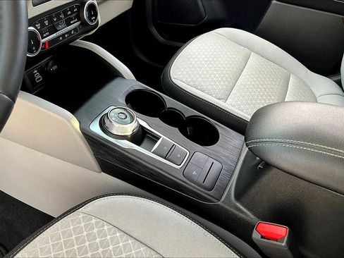 Used 2024 Ford Escape Active image 16