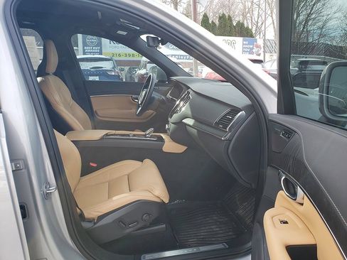 Used 2025 Volvo XC90 B6 Ultra w/ Protection Package image 9