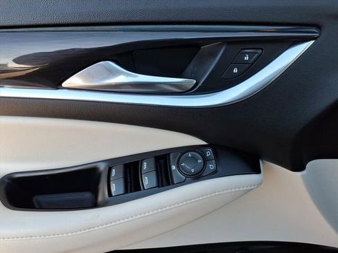 Used 2024 Buick Enclave Essence w/ Technology Package image 31