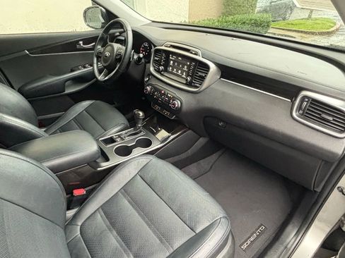 Used 2017 Kia Sorento EX image 20