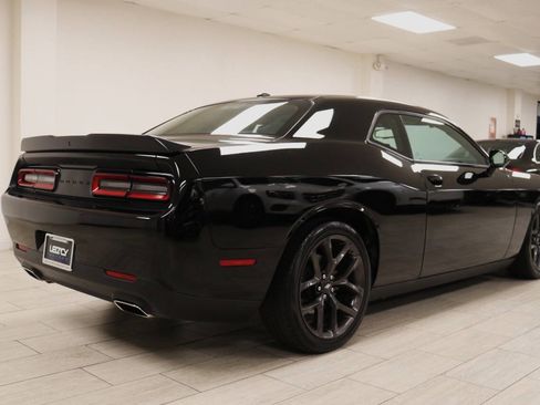 Used 2022 Dodge Challenger GT w/ Driver Convenience Group image 6
