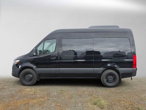 Used 2025 Mercedes-Benz Sprinter 2500 image 6
