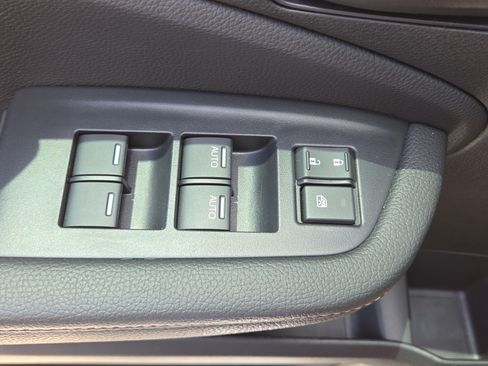 Used 2025 Honda Ridgeline Sport image 32