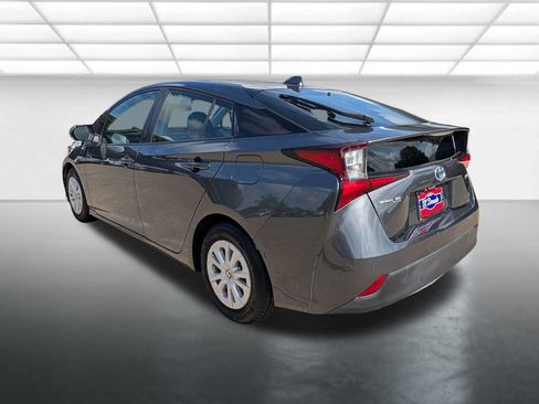 Used 2021 Toyota Prius LE FWD image 2