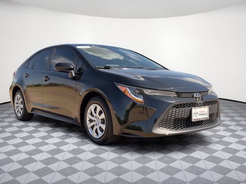 Used 2021 Toyota Corolla LE FWD image 7