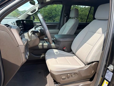 Used 2026 Chevrolet Tahoe LS RWD image 9