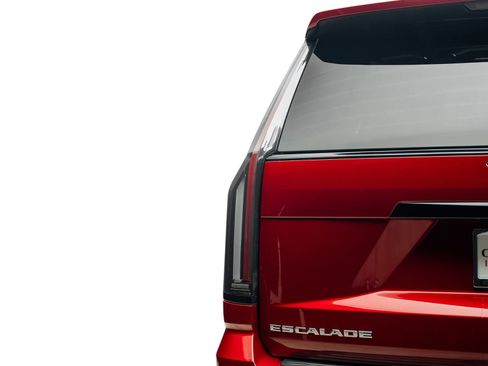 Used 2025 Cadillac Escalade V AWD/4WD image 17