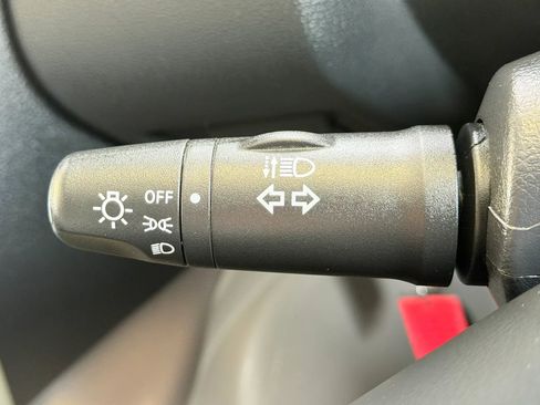 Used 2012 Nissan Rogue SV image 11