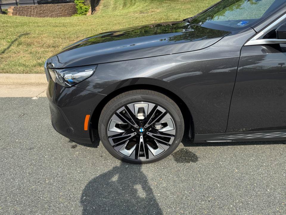 New 2027 BMW 530i xDrive w/ Premium Package AWD/4WD image 27