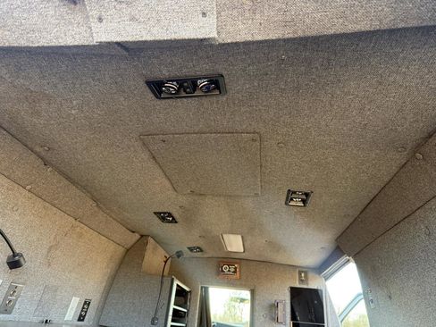 Used 2002 Ford E-350 and Econoline 350 Super Duty image 23