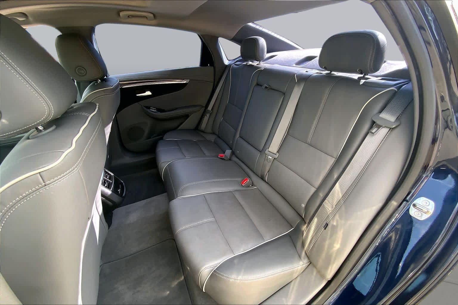 Used 2015 Chevrolet Impala LTZ FWD image 21