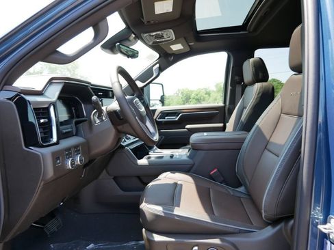 New 2026 GMC Sierra 3500 Denali w/ Denali Reserve Package AWD/4WD image 8