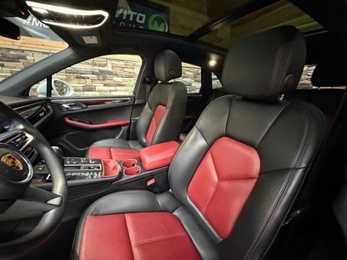 Used 2022 Porsche Macan AWD/4WD image 14