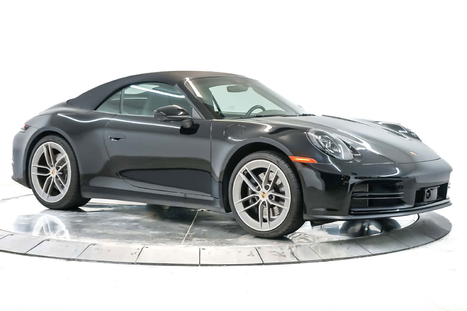 Certified 2025 Porsche 911 Carrera RWD image 7