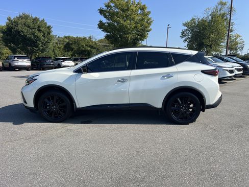 Certified 2023 Nissan Murano SV w/ SV Midnight Edition Package FWD image 9