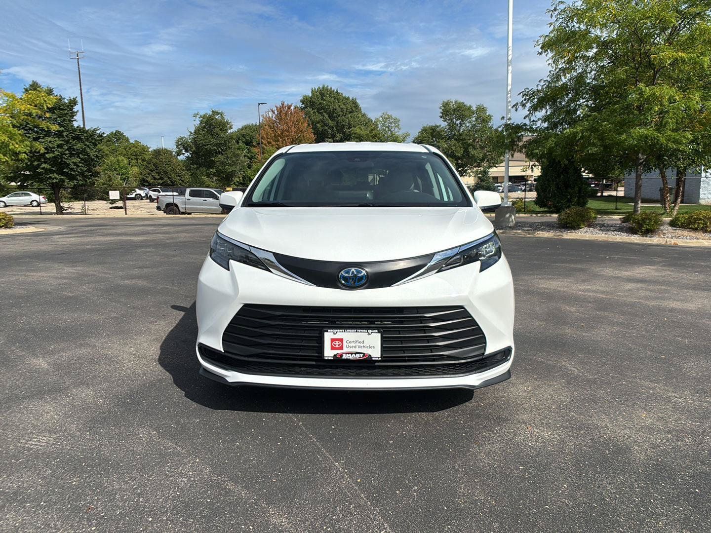 Used 2024 Toyota Sienna LE AWD/4WD image 7