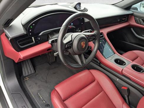 Used 2023 Porsche Taycan image 9