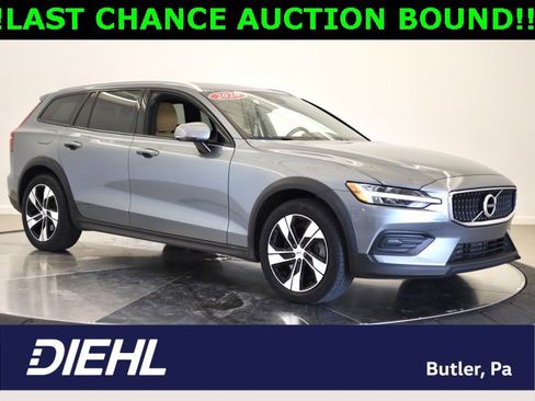 Used 2020 Volvo V60 T5 Cross Country w/ Protection Package Premier image 1