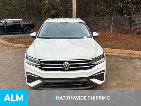 Used 2024 Volkswagen Tiguan SE image 3