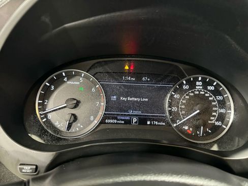 Used 2019 INFINITI QX50 Essential w/ Premium Heat Package image 11